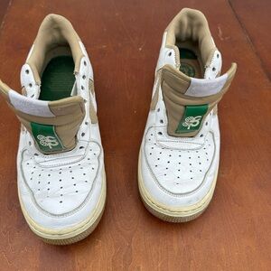 Nike Air Force 1 Low | White/Hay-Pine Green | Size 10 | Rare Colorway